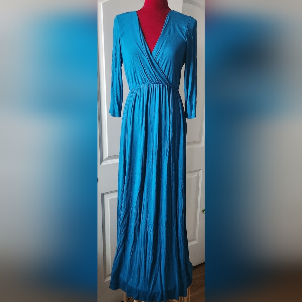 Mother bee large long blue dress